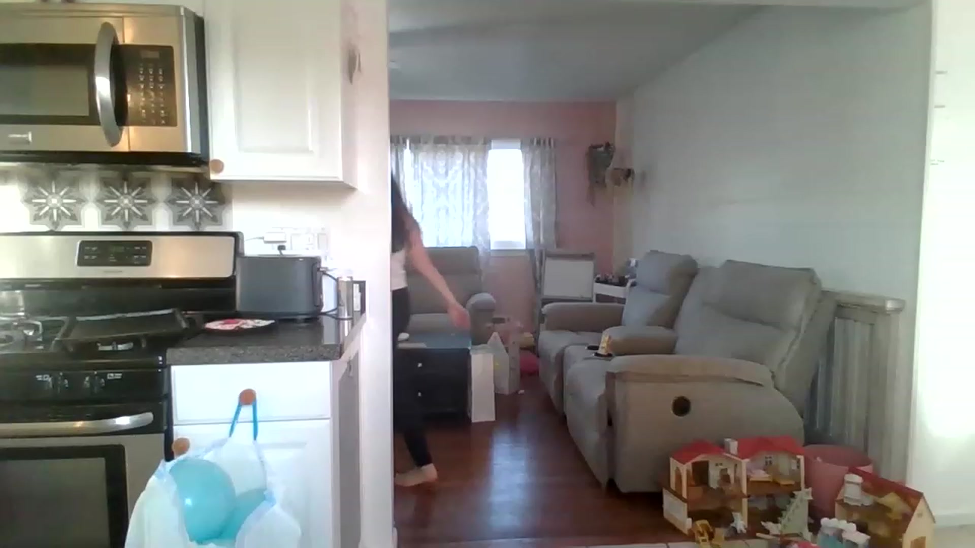Gallery image thumbnail from KinleySweetie's myfreecams stream on, 04/01/2023, 22:29 image 13 of 20