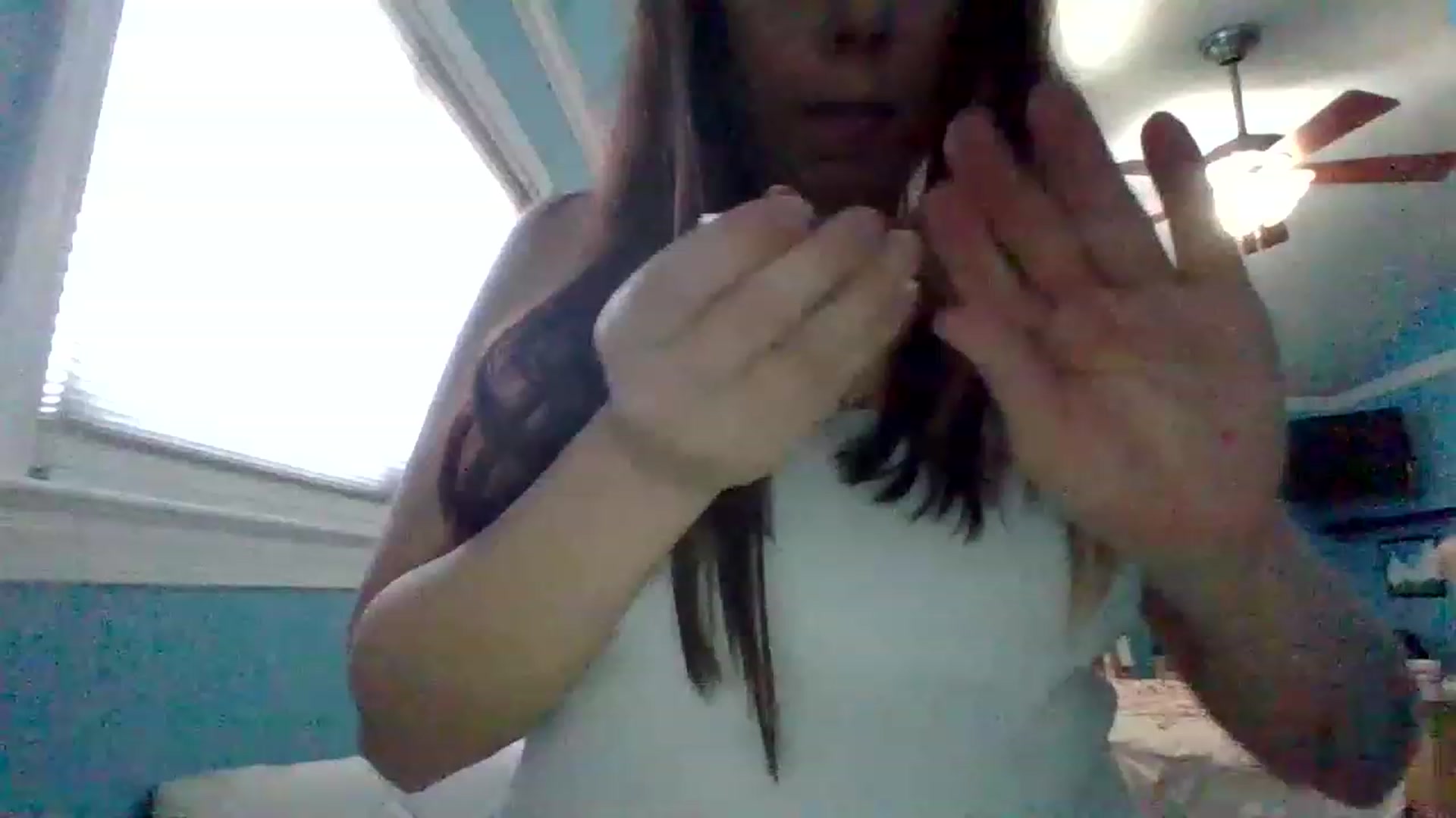 Gallery image thumbnail from KinleySweetie's myfreecams stream on, 04/01/2023, 22:29 image 1 of 20