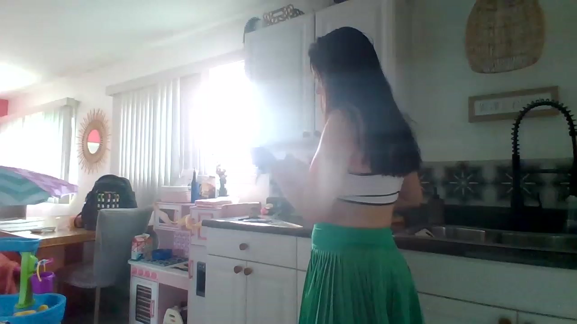 Gallery image thumbnail from KinleySweetie's myfreecams stream on, 04/03/2023, 20:40 image 5 of 20