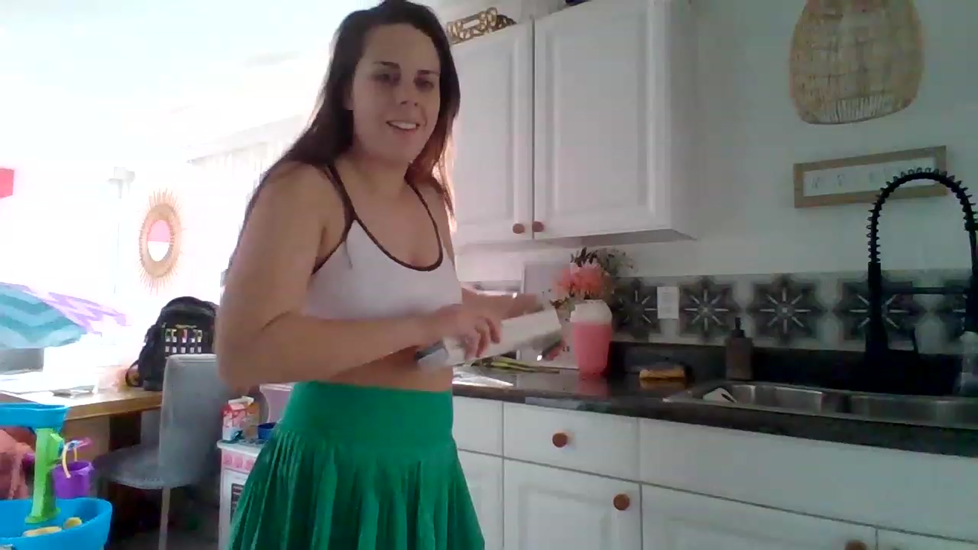 Gallery image thumbnail from KinleySweetie's myfreecams stream on, 04/03/2023, 20:40 image 4 of 20