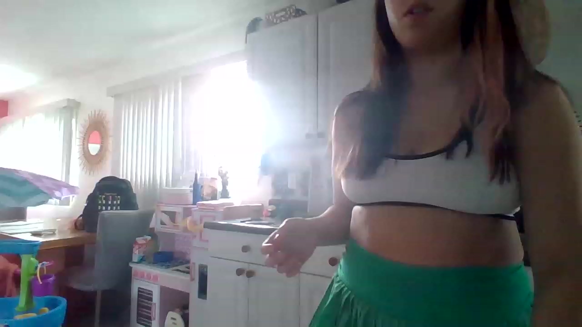 Gallery image thumbnail from KinleySweetie's myfreecams stream on, 04/03/2023, 20:40 image 3 of 20