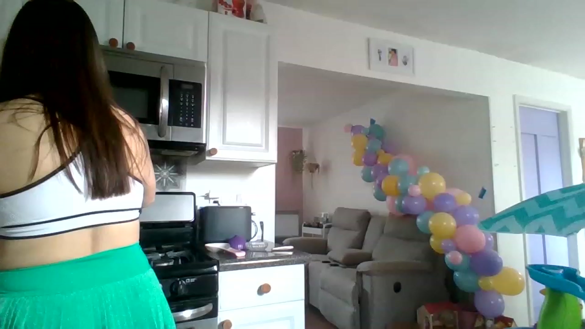Gallery image thumbnail from KinleySweetie's myfreecams stream on, 04/03/2023, 20:40 image 14 of 20