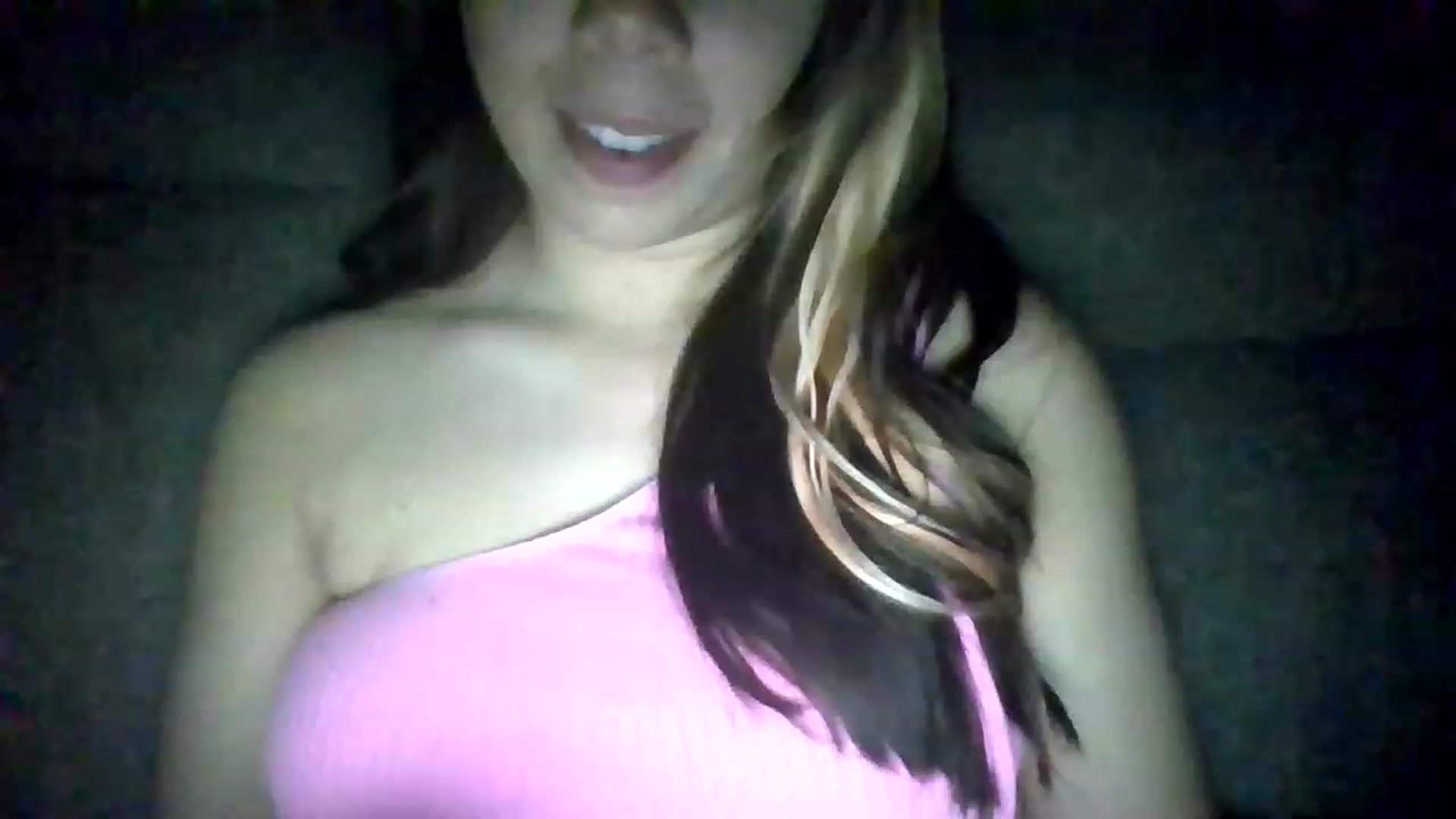 Gallery image thumbnail from KinleySweetie's myfreecams stream on, 04/12/2023, 03:05 image 4 of 20