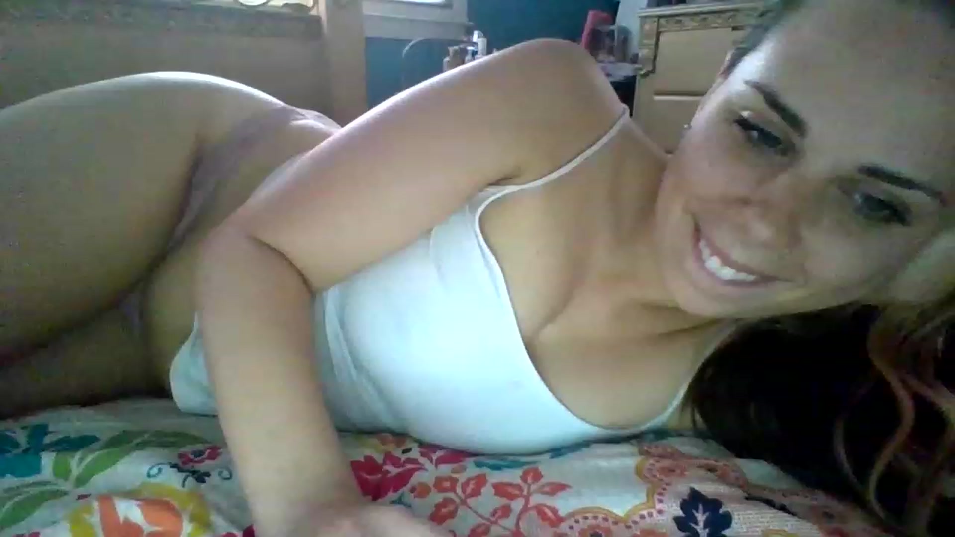 Gallery image thumbnail from KinleySweetie's myfreecams stream on, 04/17/2023, 16:15 image 10 of 20