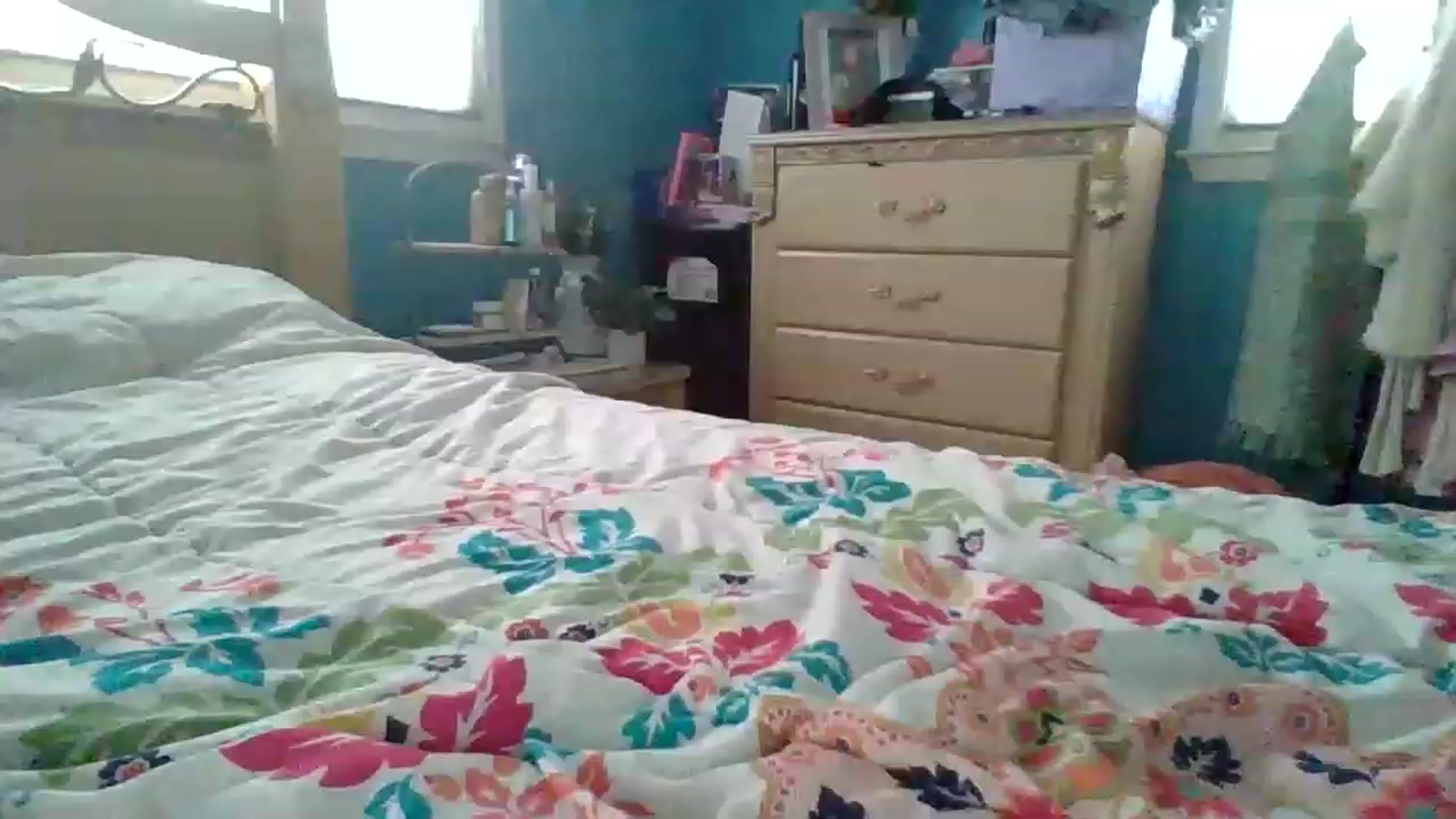 Gallery image thumbnail from KinleySweetie's myfreecams stream on, 04/17/2023, 16:15 image 15 of 20
