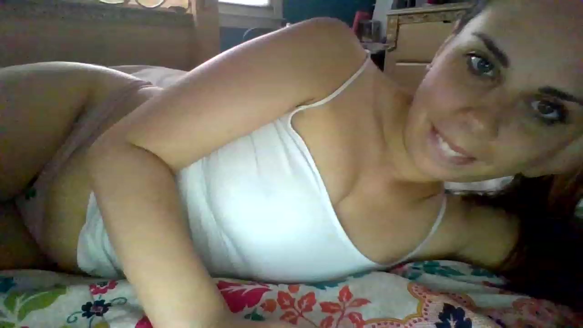 Gallery image thumbnail from KinleySweetie's myfreecams stream on, 04/17/2023, 16:15 image 6 of 20