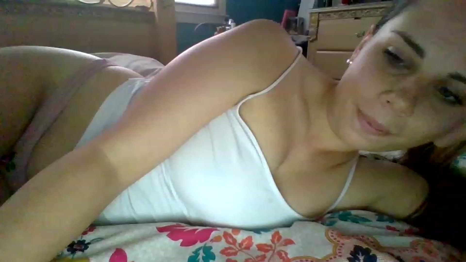 Gallery image thumbnail from KinleySweetie's myfreecams stream on, 04/17/2023, 16:15 image 7 of 20