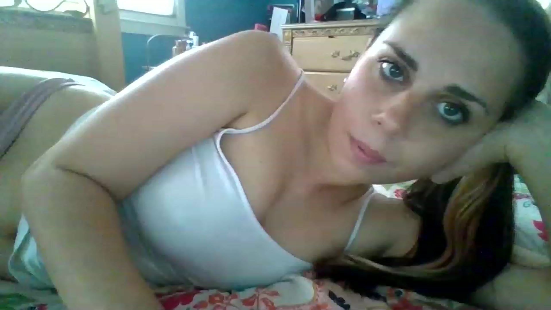 Gallery image thumbnail from KinleySweetie's myfreecams stream on, 04/17/2023, 16:15 image 13 of 20