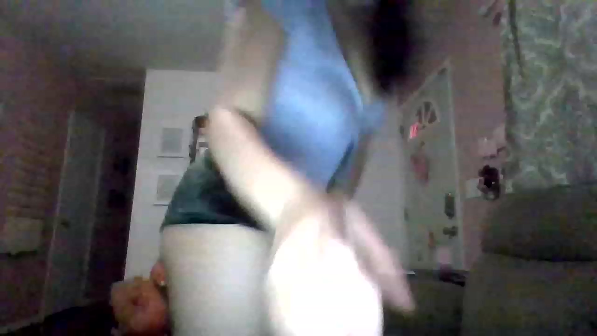 Gallery image thumbnail from KinleySweetie's myfreecams stream on, 04/18/2023, 02:48 image 2 of 20