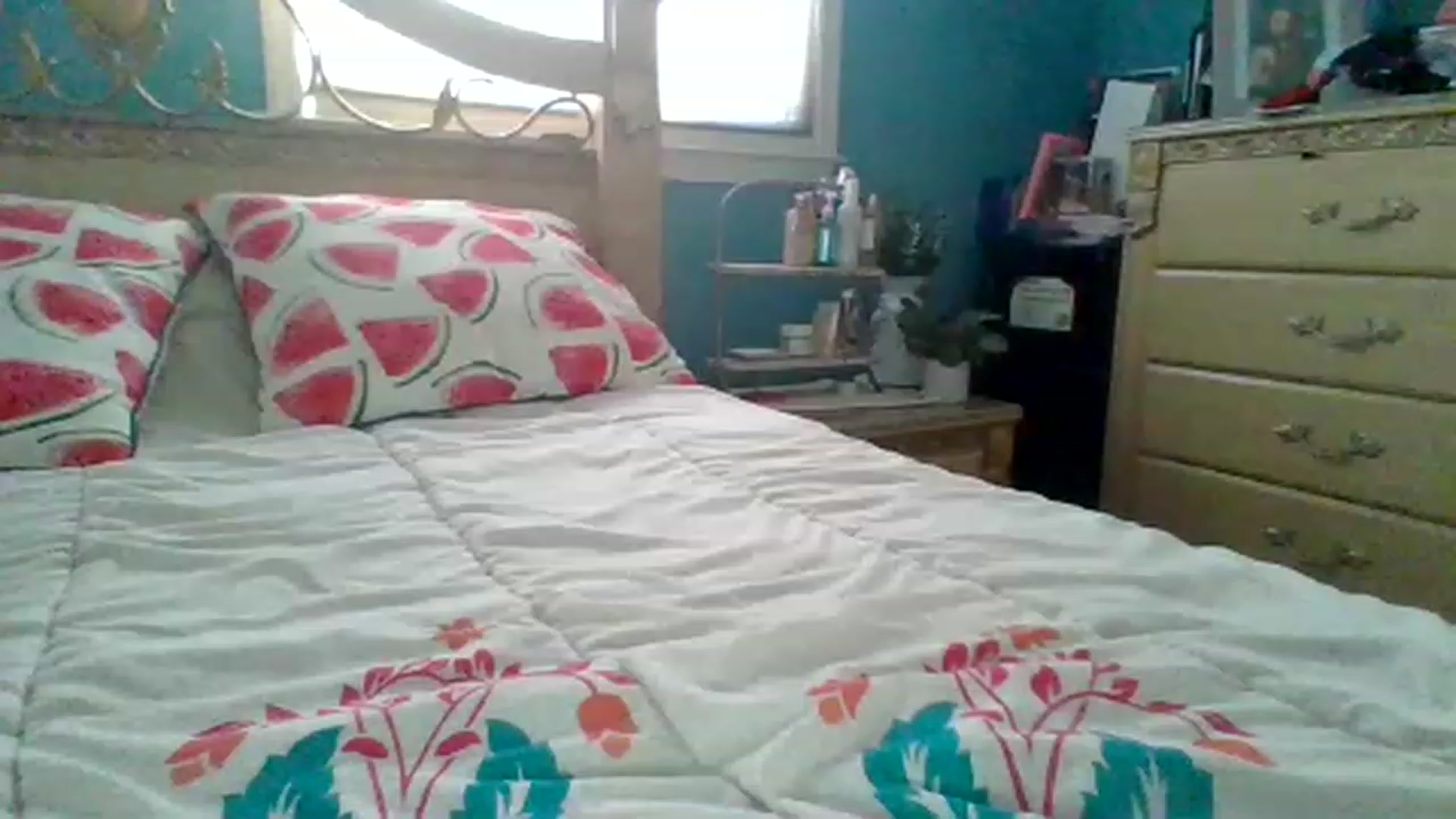 Gallery image thumbnail from KinleySweetie's myfreecams stream on, 04/18/2023, 13:28 image 1 of 20