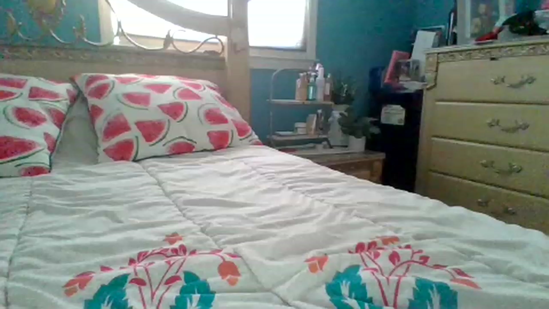 Gallery image thumbnail from KinleySweetie's myfreecams stream on, 04/18/2023, 13:28 image 3 of 20
