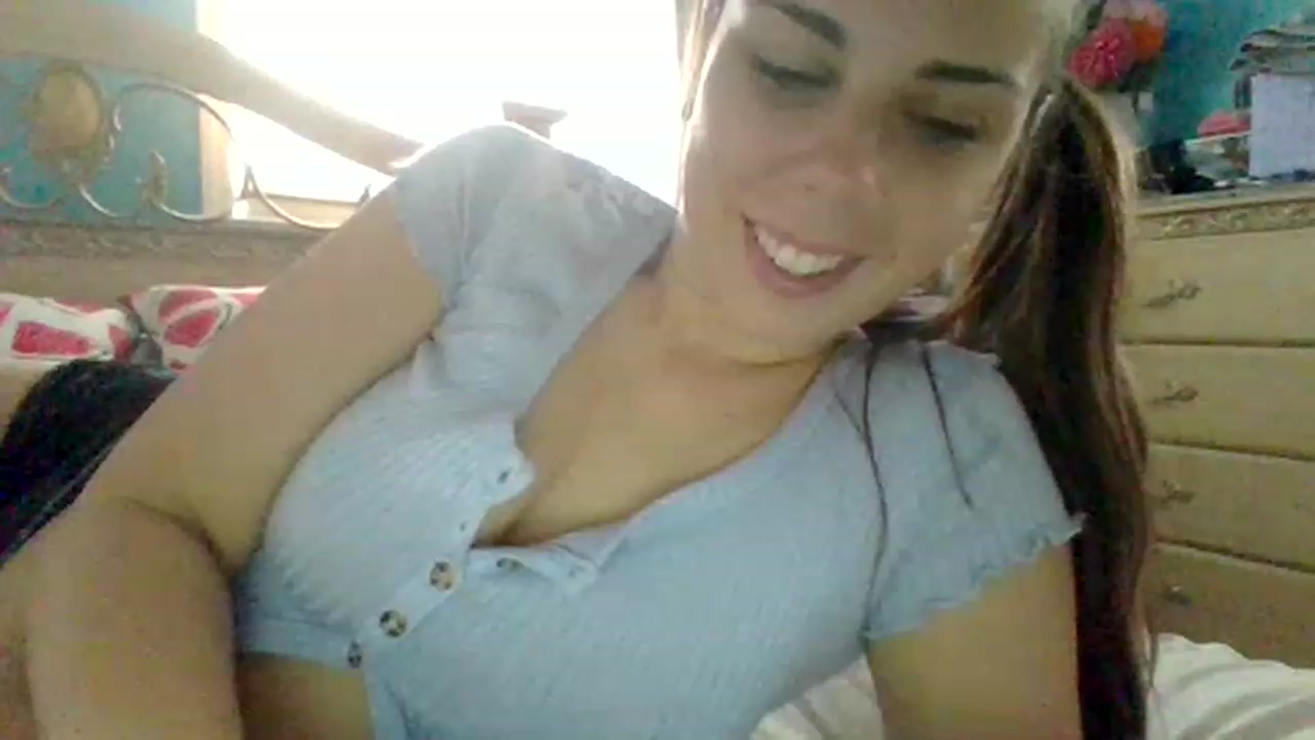 Gallery image thumbnail from KinleySweetie's myfreecams stream on, 04/18/2023, 13:28 image 4 of 20