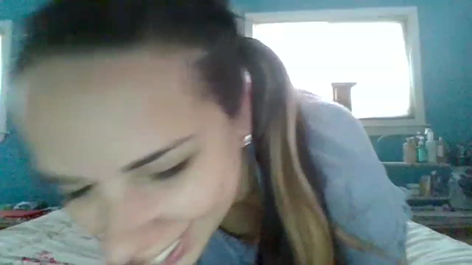 Gallery image thumbnail from KinleySweetie's myfreecams stream on, 04/18/2023, 13:28 image 12 of 20