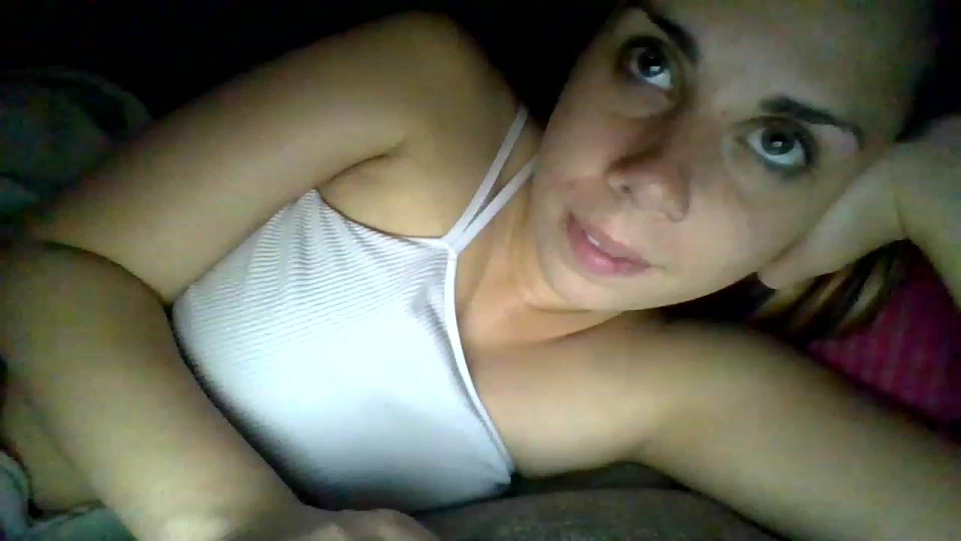 Gallery image thumbnail from KinleySweetie's myfreecams stream on, 04/19/2023, 02:52 image 15 of 20