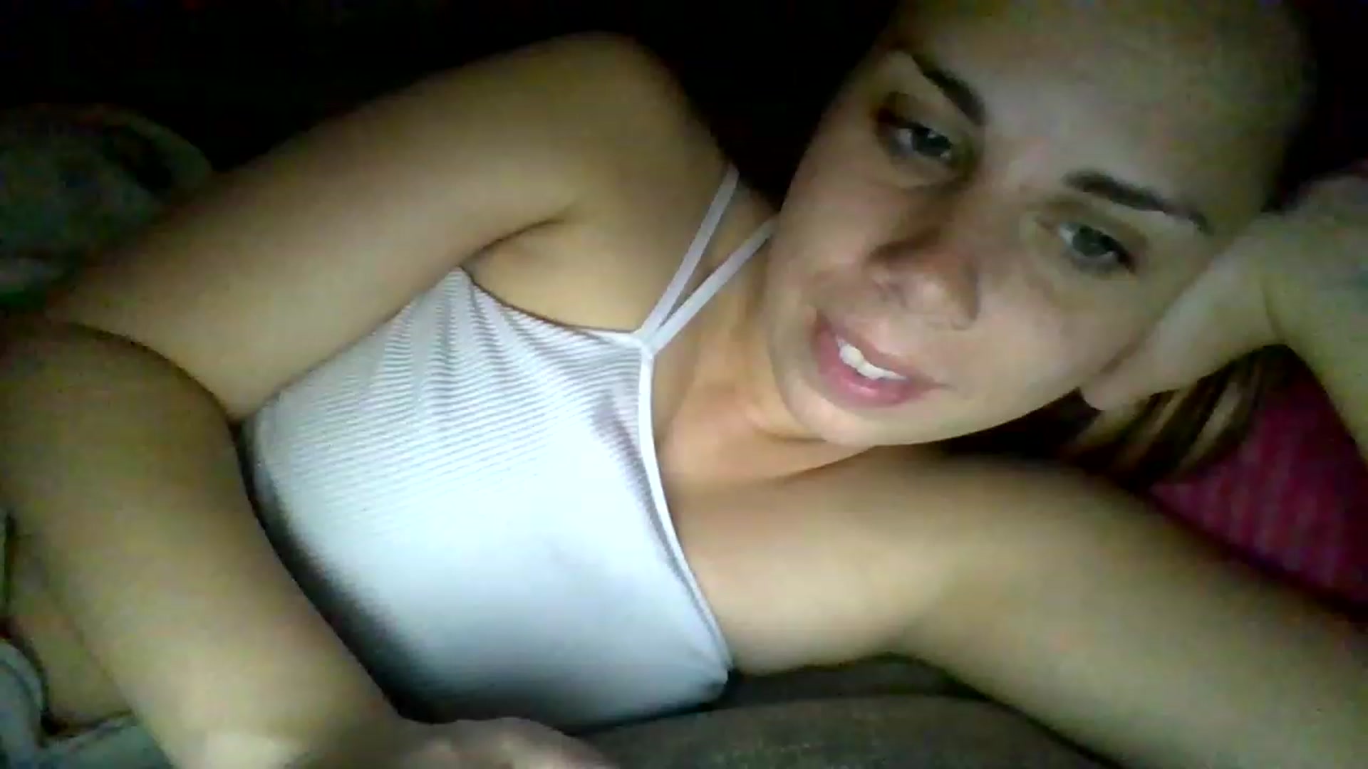 Gallery image thumbnail from KinleySweetie's myfreecams stream on, 04/19/2023, 02:52 image 16 of 20
