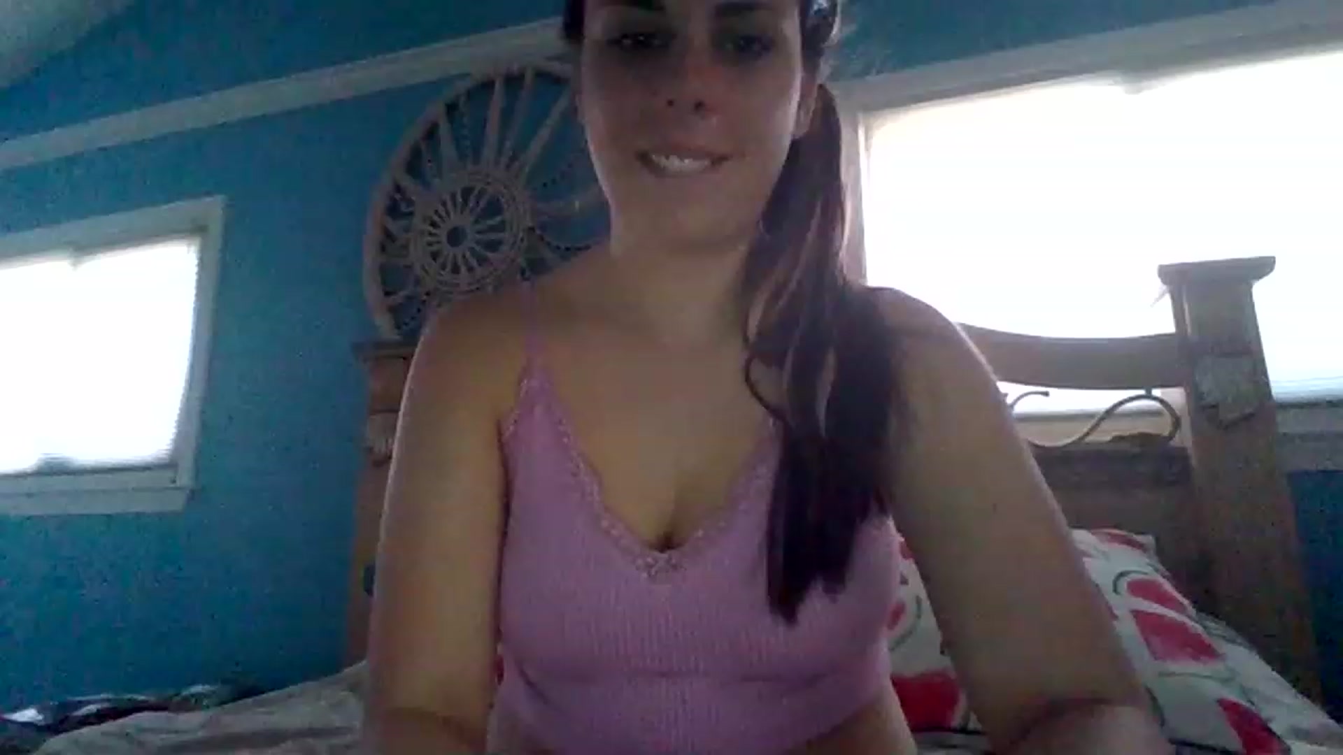 Gallery image thumbnail from KinleySweetie's myfreecams stream on, 04/19/2023, 19:23 image 15 of 20