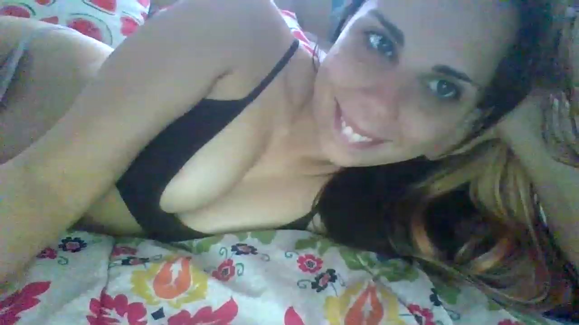 Gallery image thumbnail from KinleySweetie's myfreecams stream on, 04/21/2023, 13:52 image 8 of 20