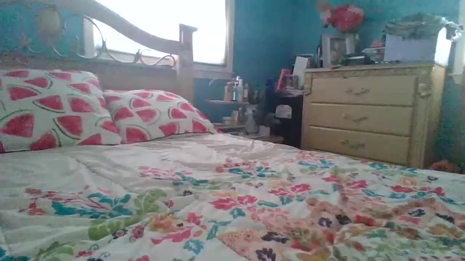 Gallery image thumbnail from KinleySweetie's myfreecams stream on, 04/21/2023, 14:22 image 10 of 20
