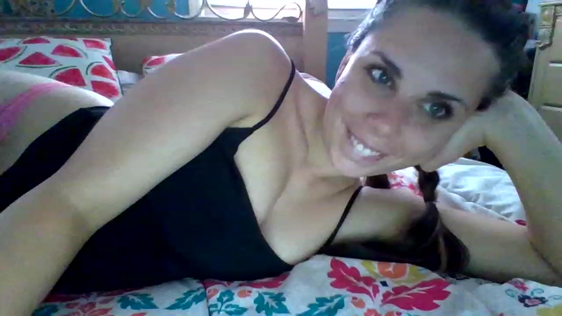 Gallery image thumbnail from KinleySweetie's myfreecams stream on, 04/27/2023, 18:19 image 5 of 20