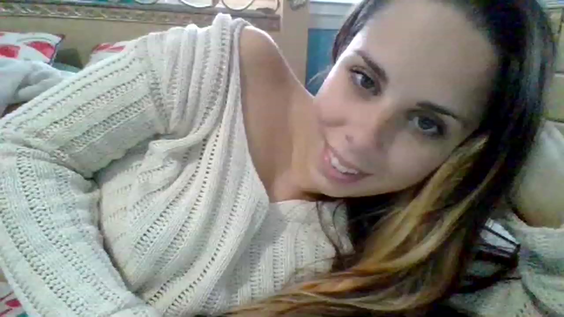 Gallery image thumbnail from KinleySweetie's myfreecams stream on, 05/02/2023, 17:08 image 16 of 20