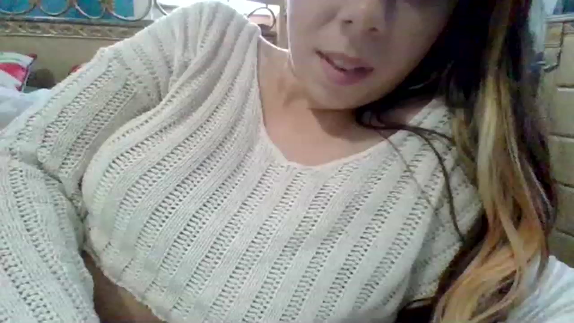 Gallery image thumbnail from KinleySweetie's myfreecams stream on, 05/02/2023, 17:08 image 8 of 20