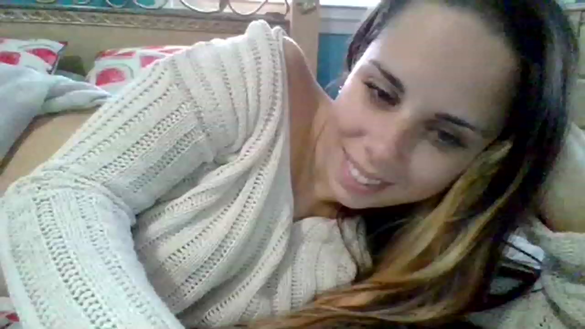 Gallery image thumbnail from KinleySweetie's myfreecams stream on, 05/02/2023, 17:08 image 19 of 20
