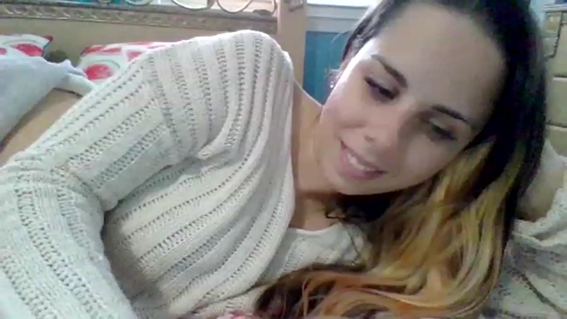 Gallery image thumbnail from KinleySweetie's myfreecams stream on, 05/02/2023, 17:08 image 2 of 20