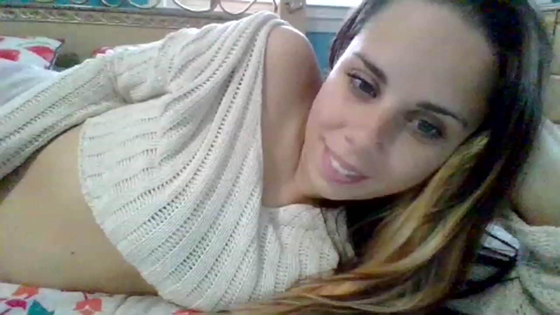 Gallery image thumbnail from KinleySweetie's myfreecams stream on, 05/02/2023, 17:08 image 18 of 20