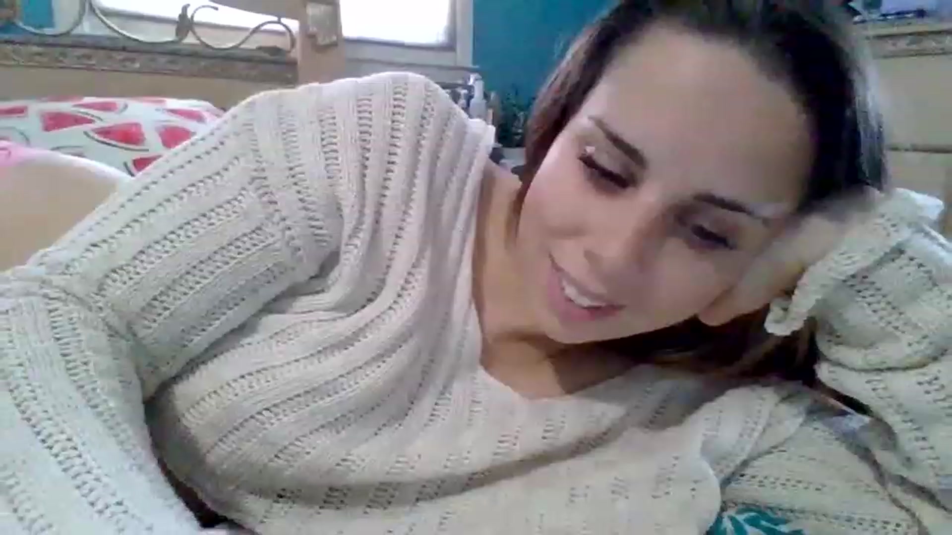 Gallery image thumbnail from KinleySweetie's myfreecams stream on, 05/02/2023, 17:43 image 16 of 20
