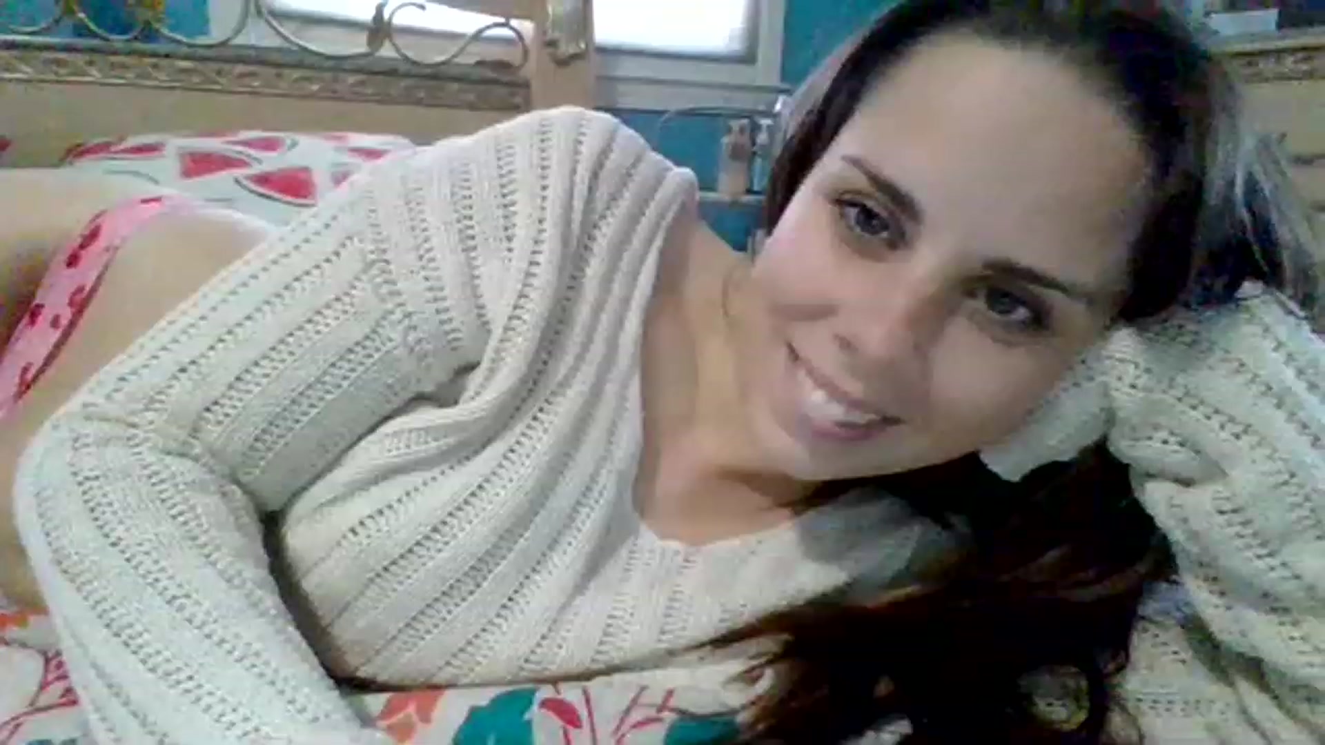Gallery image thumbnail from KinleySweetie's myfreecams stream on, 05/02/2023, 17:43 image 3 of 20