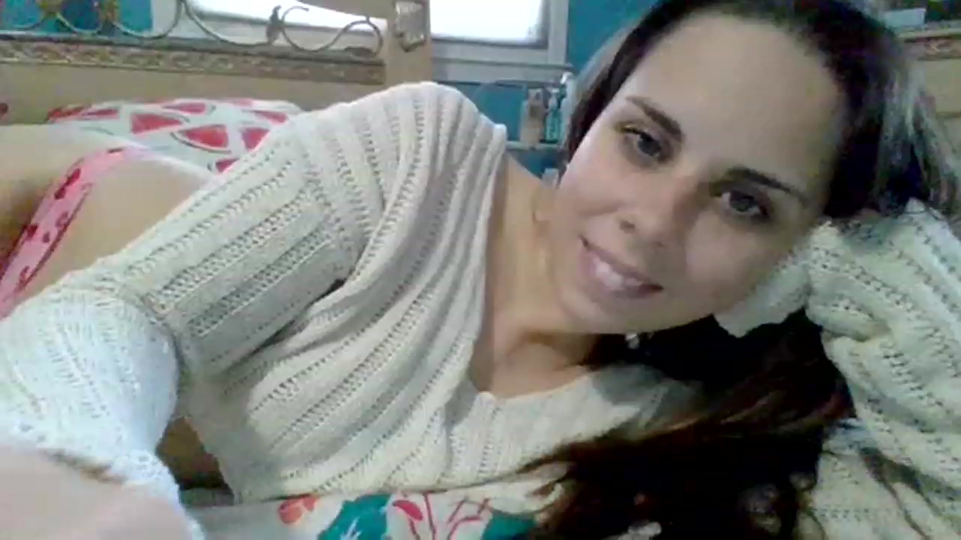 Gallery image thumbnail from KinleySweetie's myfreecams stream on, 05/02/2023, 17:43 image 4 of 20