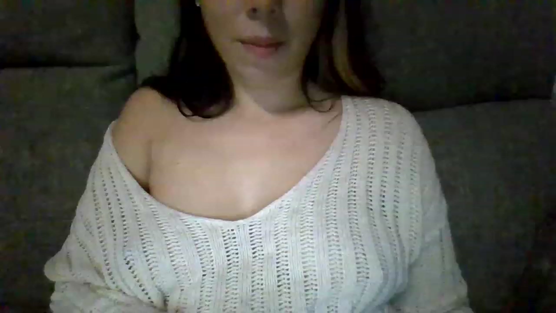 Gallery image thumbnail from KinleySweetie's myfreecams stream on, 05/03/2023, 01:45 image 9 of 20
