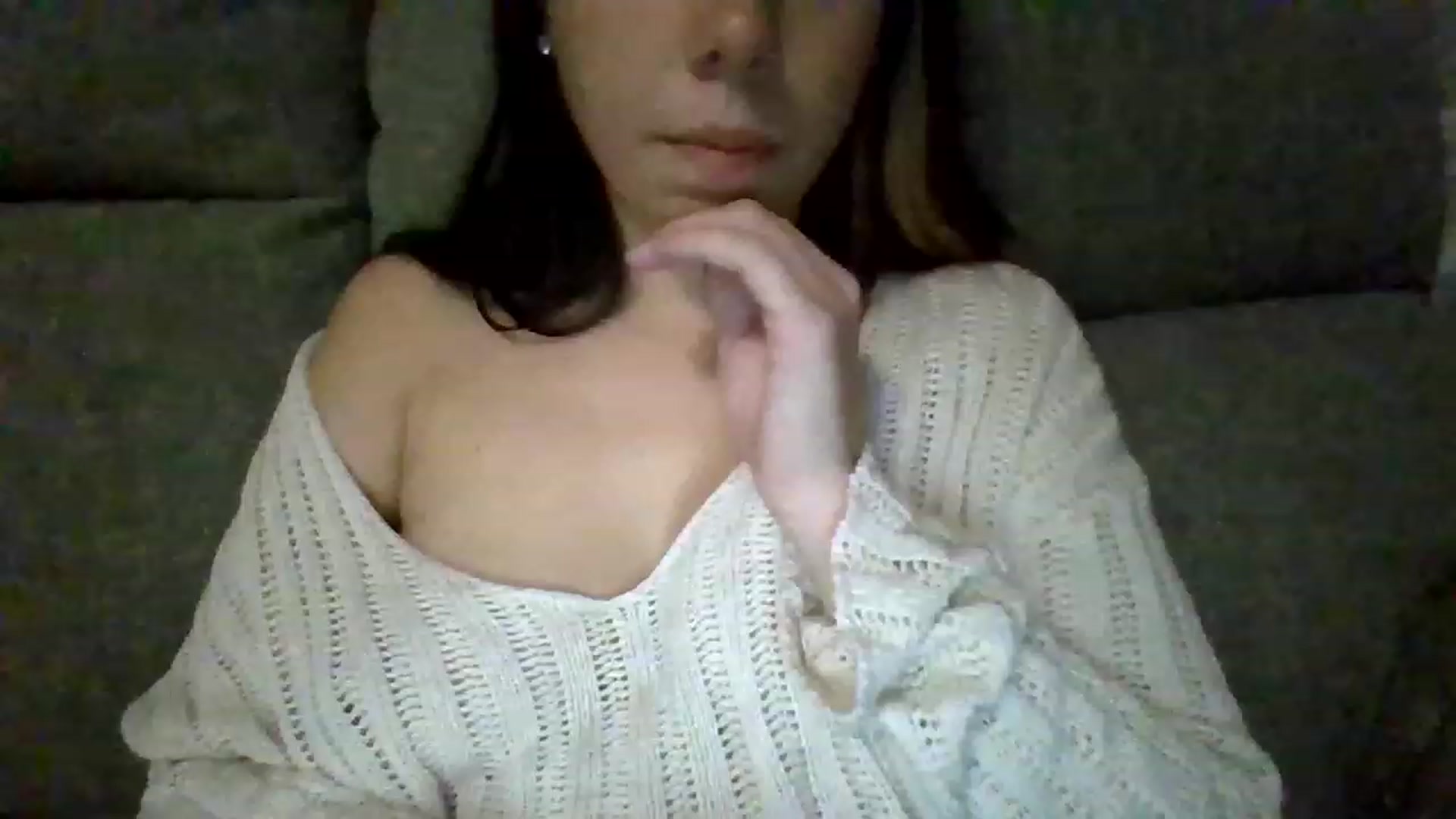 Gallery image thumbnail from KinleySweetie's myfreecams stream on, 05/03/2023, 01:45 image 5 of 20