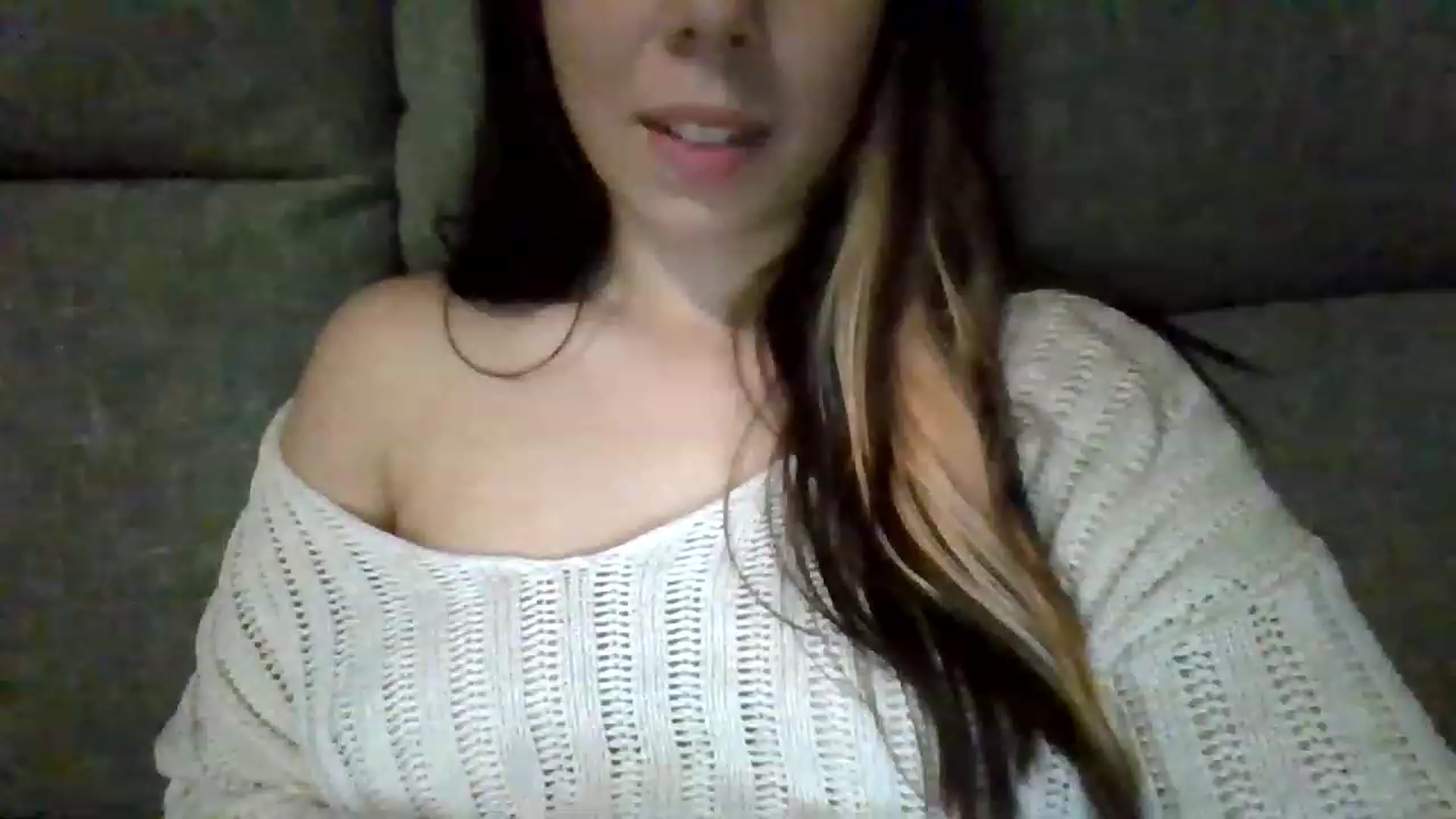 Gallery image thumbnail from KinleySweetie's myfreecams stream on, 05/03/2023, 01:45 image 19 of 20
