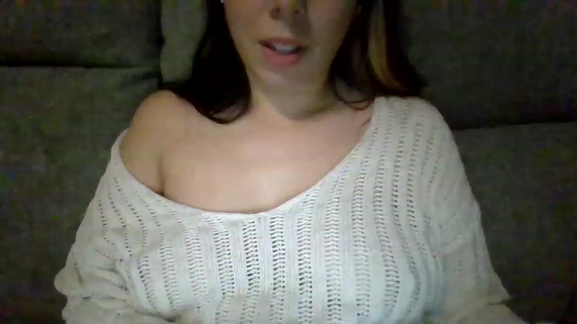 Gallery image thumbnail from KinleySweetie's myfreecams stream on, 05/03/2023, 01:45 image 1 of 20