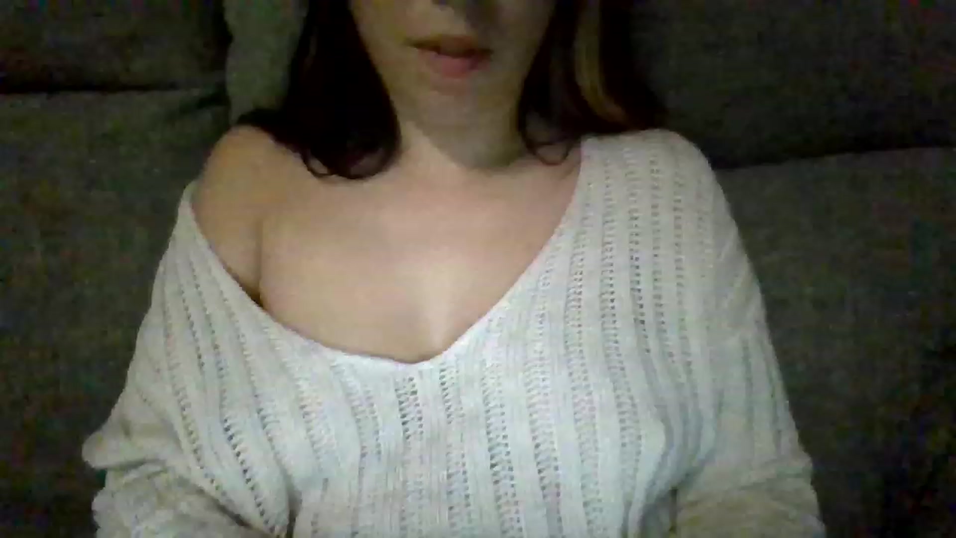 Gallery image thumbnail from KinleySweetie's myfreecams stream on, 05/03/2023, 01:45 image 6 of 20