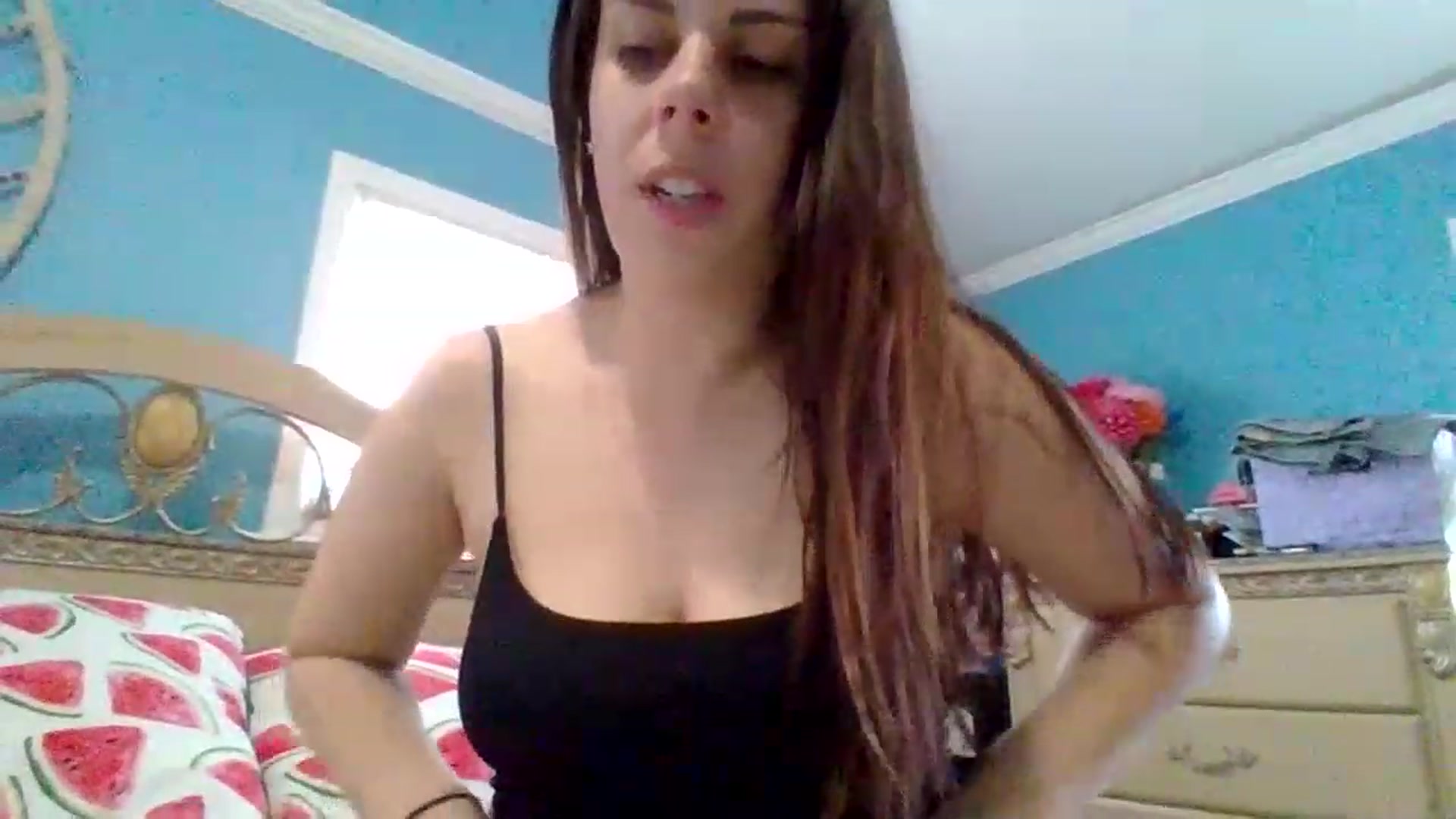 Gallery image thumbnail from KinleySweetie's myfreecams stream on, 05/07/2023, 17:37 image 11 of 20