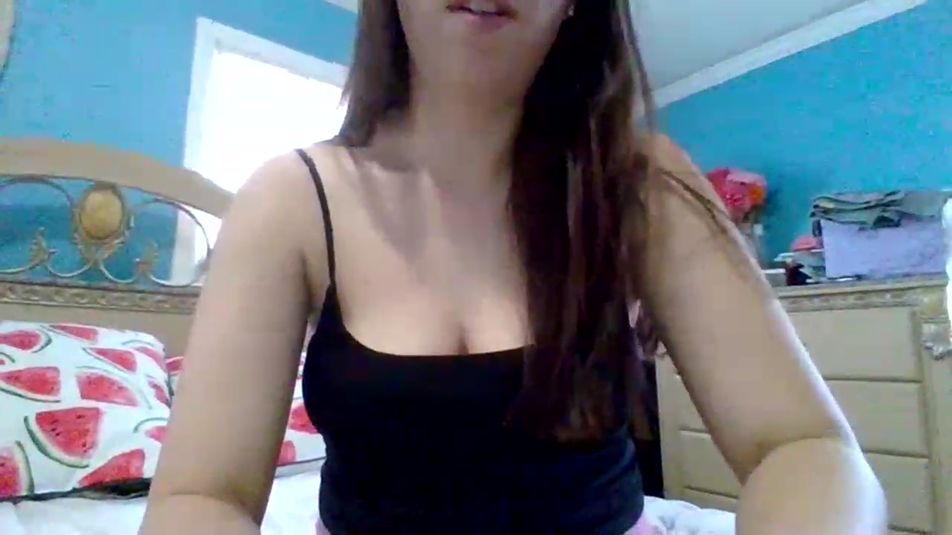 Gallery image thumbnail from KinleySweetie's myfreecams stream on, 05/07/2023, 17:37 image 12 of 20