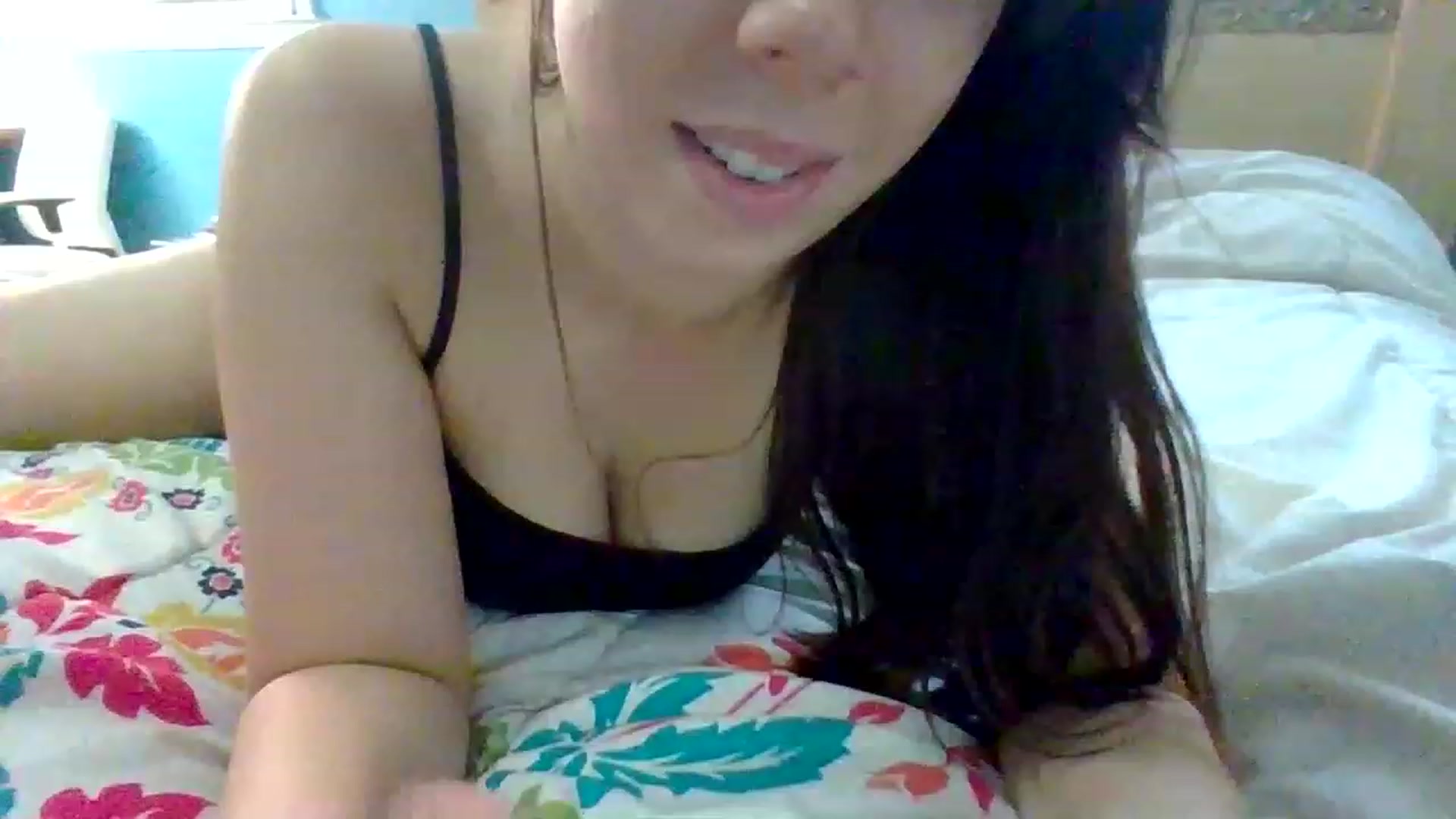Gallery image thumbnail from KinleySweetie's myfreecams stream on, 05/08/2023, 16:46 image 1 of 20
