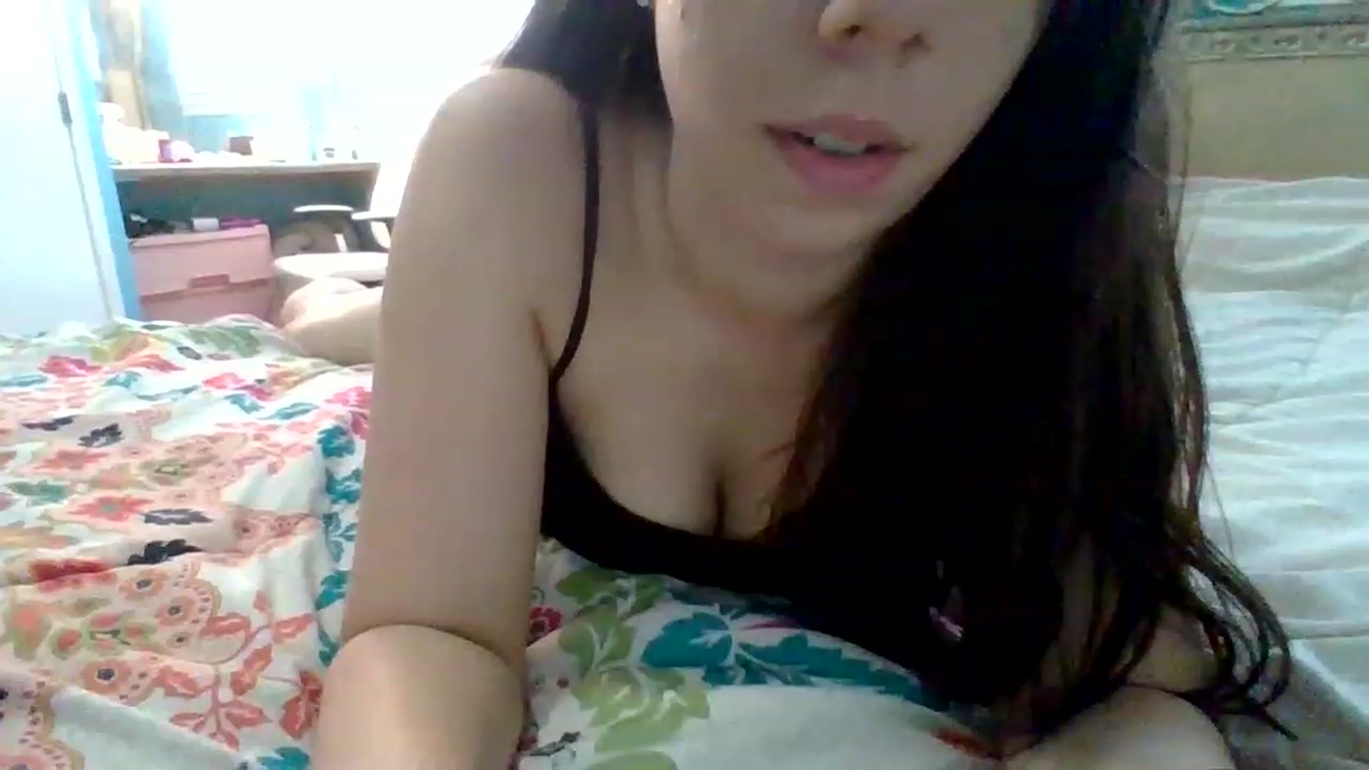Gallery image thumbnail from KinleySweetie's myfreecams stream on, 05/08/2023, 16:46 image 17 of 20