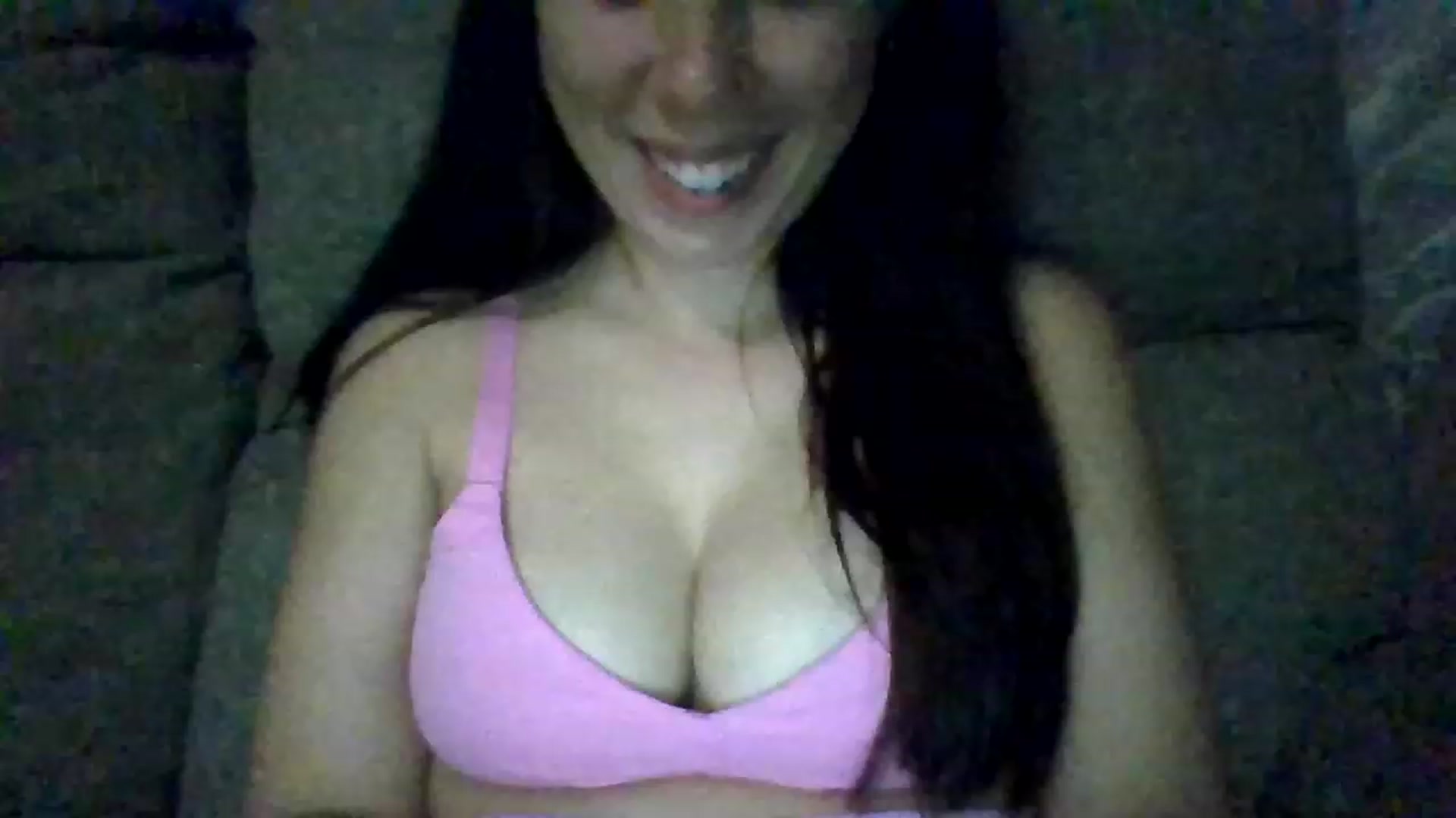 Gallery image thumbnail from KinleySweetie's myfreecams stream on, 05/09/2023, 24:42 image 8 of 20