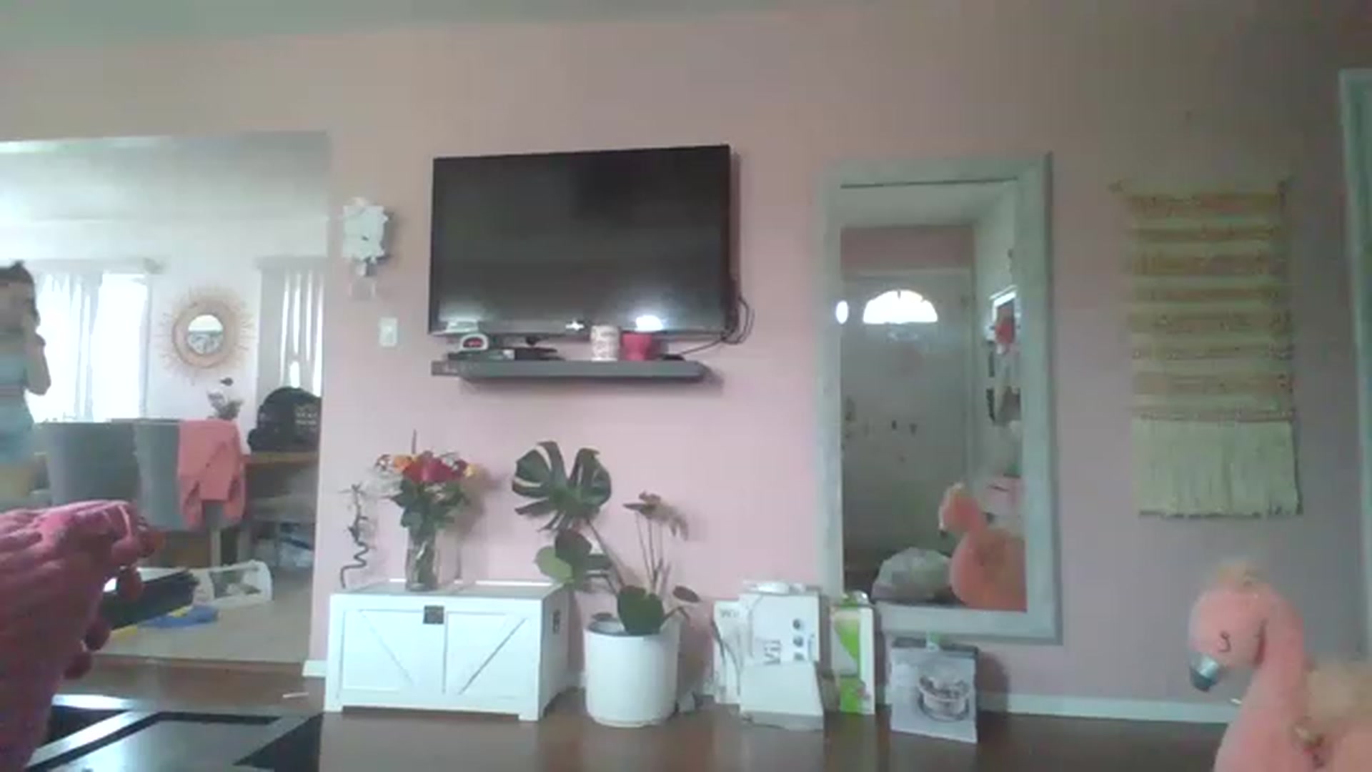 Gallery image thumbnail from KinleySweetie's myfreecams stream on, 05/16/2023, 20:58 image 4 of 20