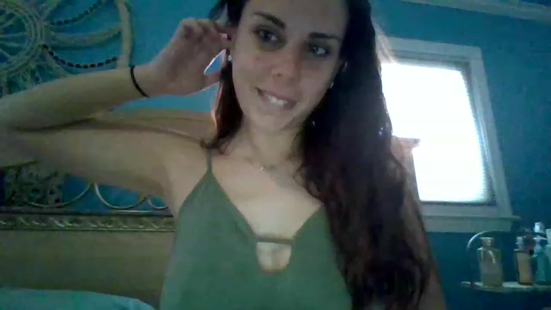 Gallery image thumbnail from KinleySweetie's myfreecams stream on, 06/01/2023, 10:36 image 4 of 20