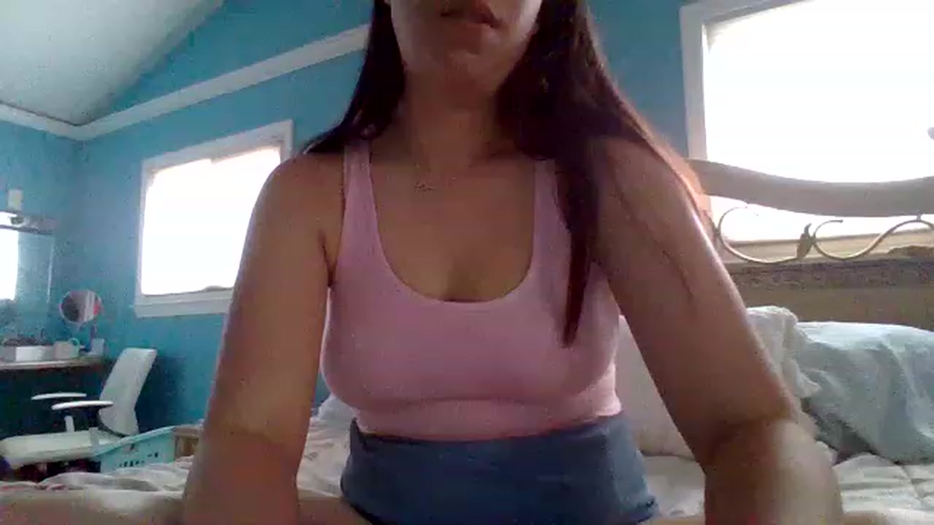 Gallery image thumbnail from KinleySweetie's myfreecams stream on, 06/07/2023, 14:15 image 6 of 20