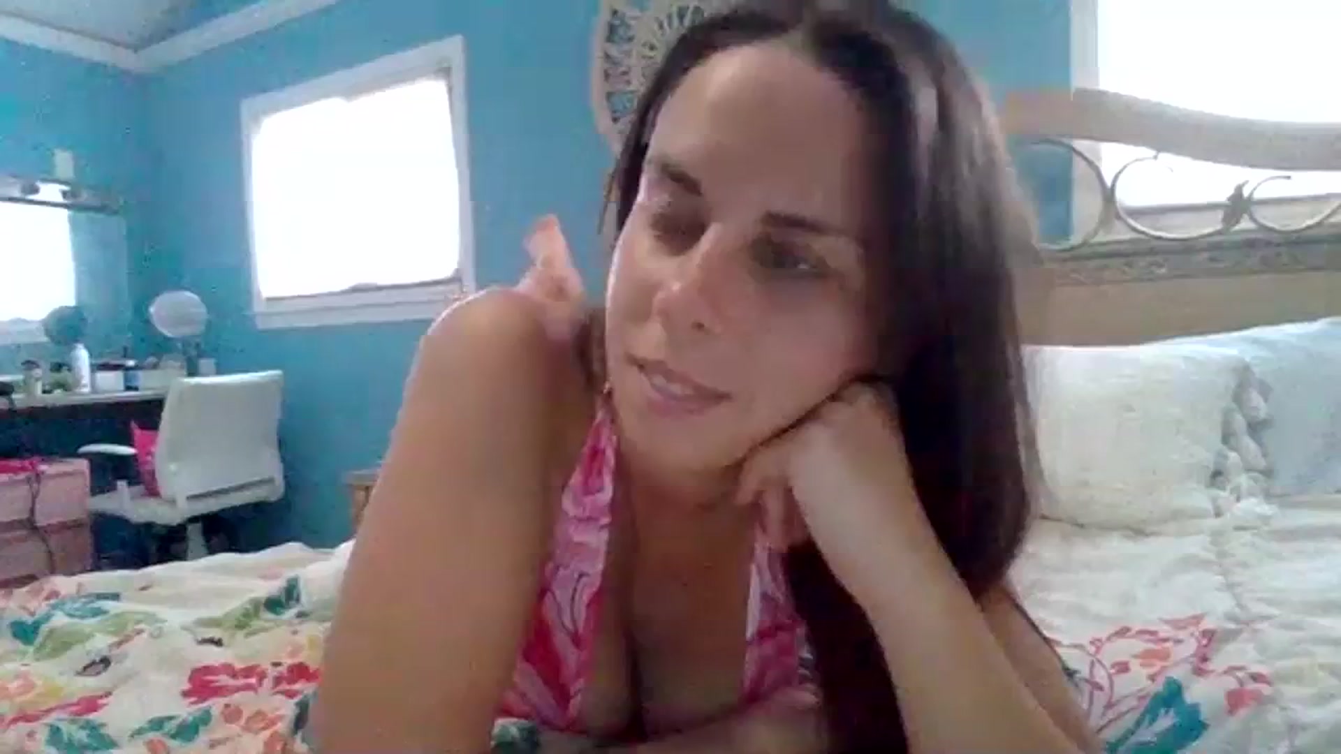 Gallery image thumbnail from KinleySweetie's myfreecams stream on, 07/03/2023, 18:39 image 3 of 20