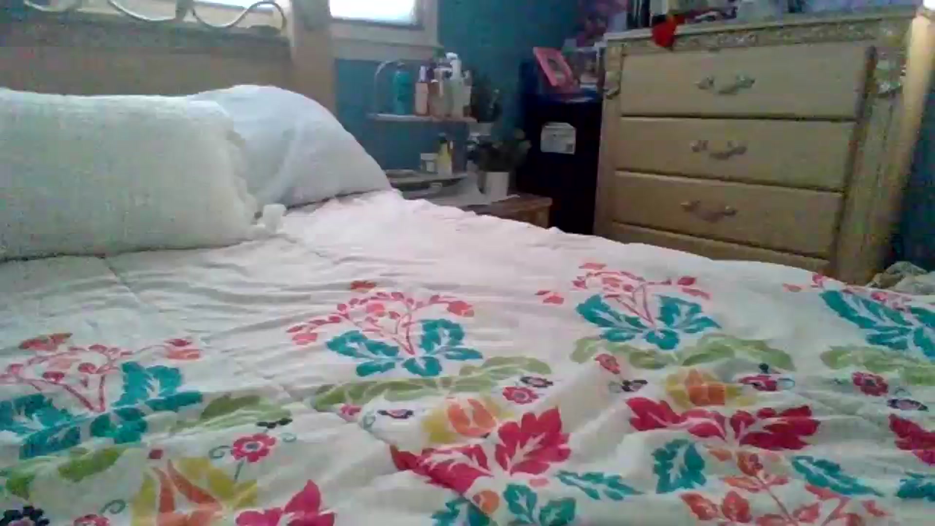 Gallery image thumbnail from KinleySweetie's myfreecams stream on, 09/01/2023, 13:23 image 4 of 20