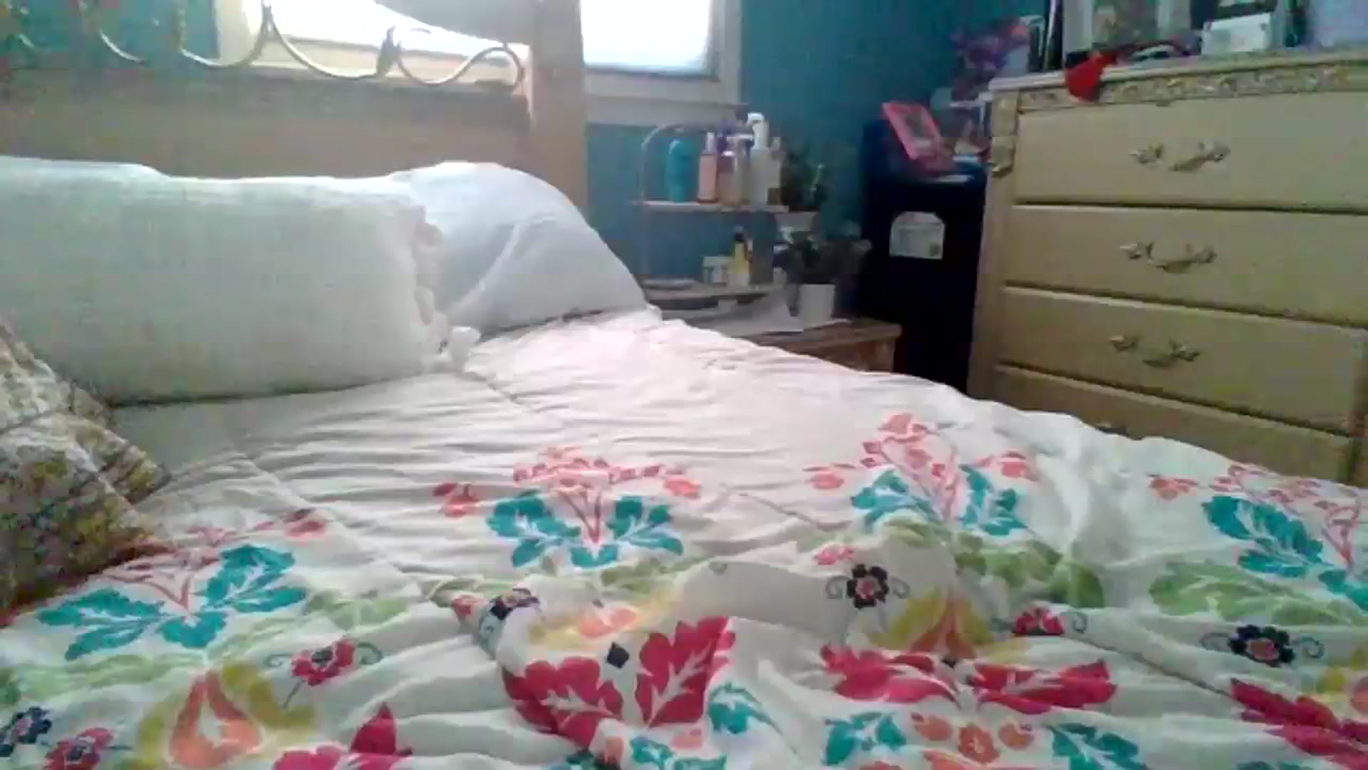 Gallery image thumbnail from KinleySweetie's myfreecams stream on, 09/01/2023, 13:23 image 10 of 20