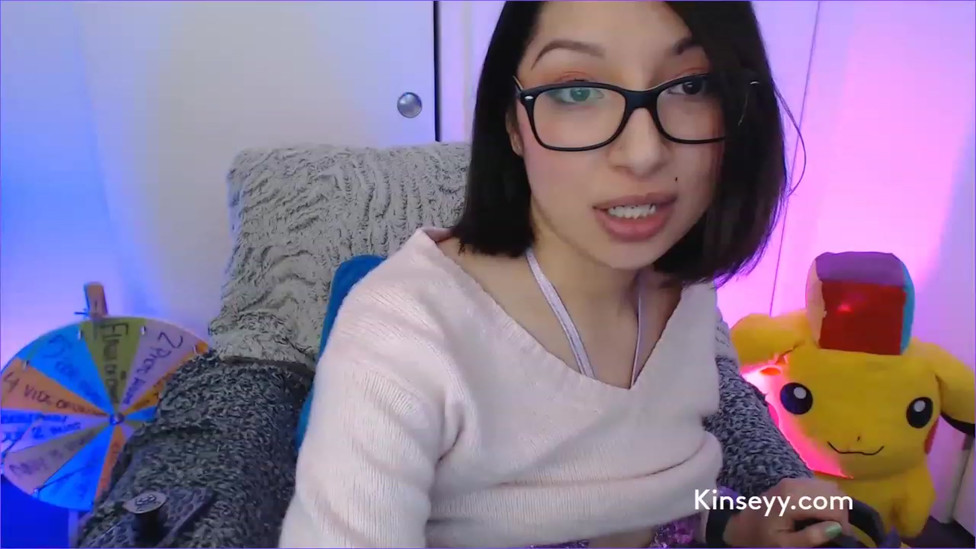 Gallery image thumbnail from Kinseyy_'s myfreecams stream on, 02/22/2023, 21:34 image 6 of 20