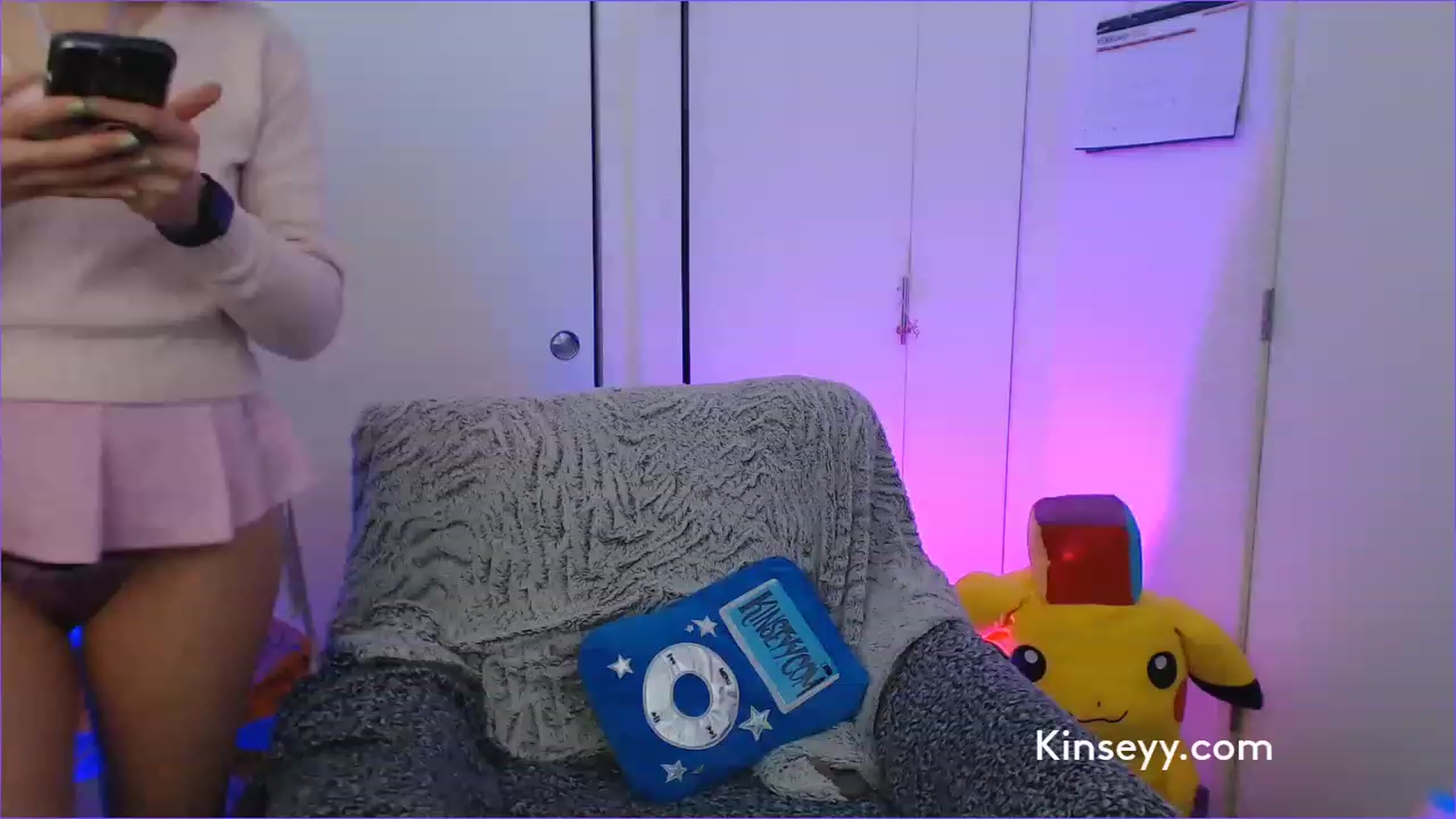 Gallery image thumbnail from Kinseyy_'s myfreecams stream on, 02/22/2023, 21:34 image 4 of 20