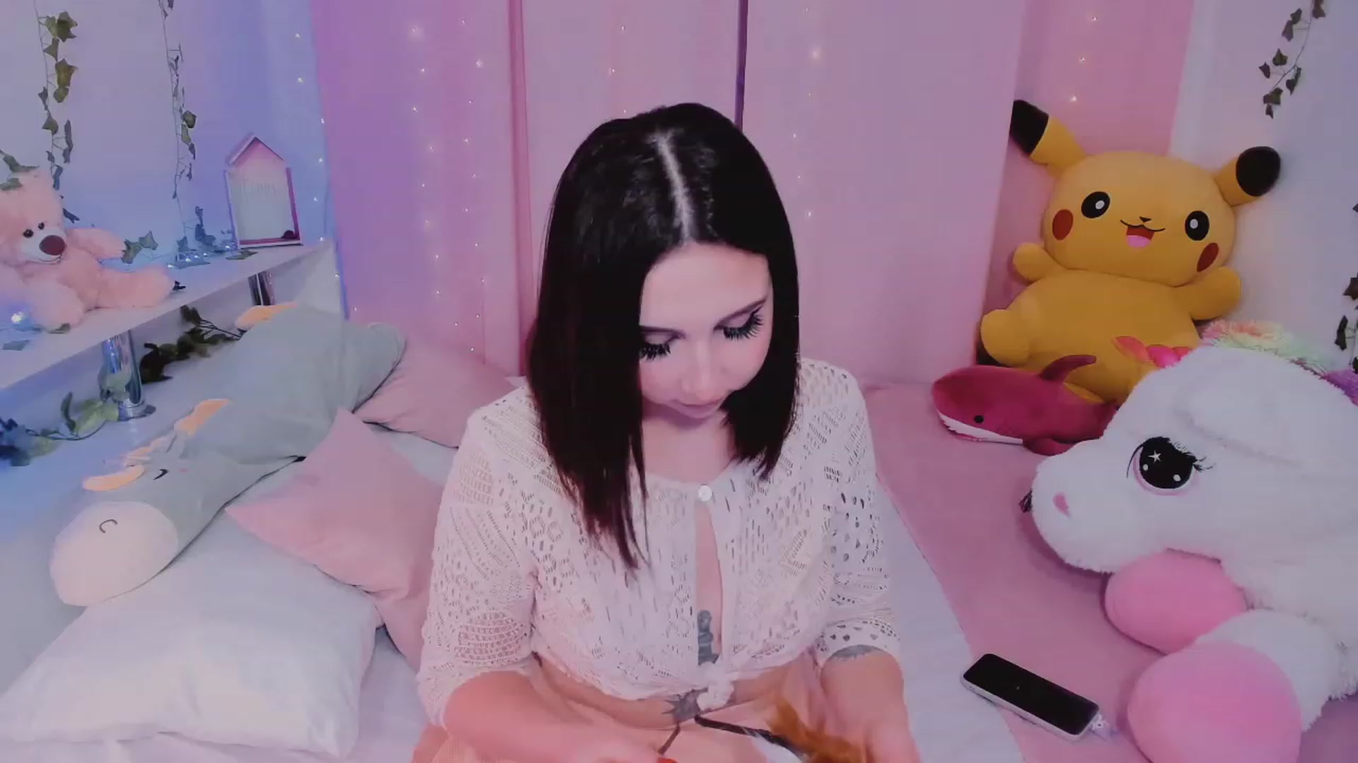 Gallery image thumbnail from KipaHimari's myfreecams stream on, 11/29/2022, 24:34 image 15 of 20